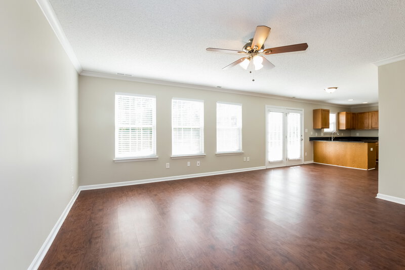 2,085/Mo, 4407 Staffordshire Ln Charlotte, NC 28213 Living Room View 2