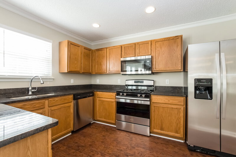 2,085/Mo, 4407 Staffordshire Ln Charlotte, NC 28213 Kitchen View 2