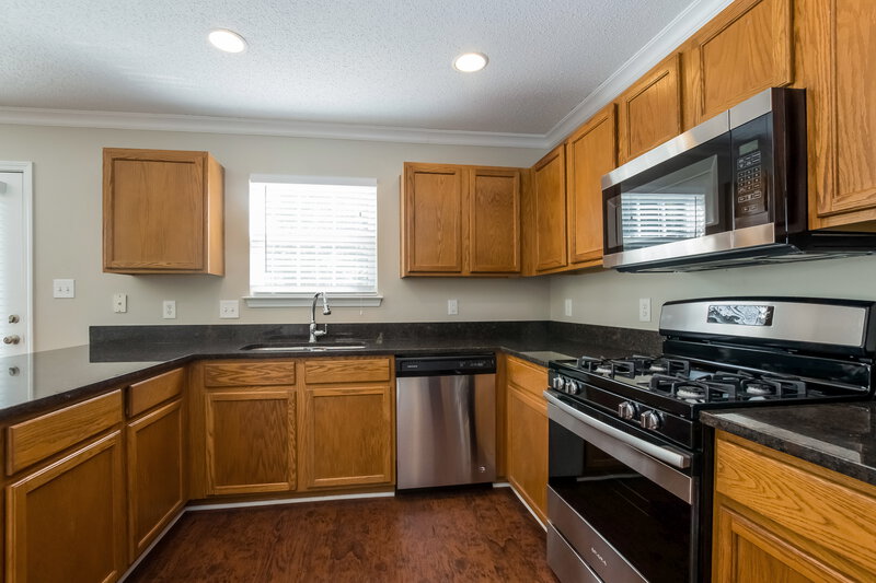 2,085/Mo, 4407 Staffordshire Ln Charlotte, NC 28213 Kitchen View 3