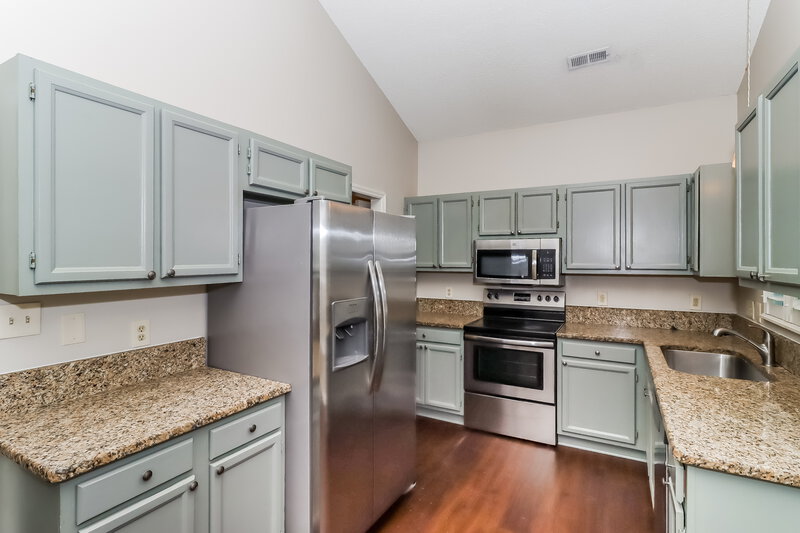 1,770/Mo, 9906 Ashley Farm Dr Matthews, NC 28105 Kitchen View 2