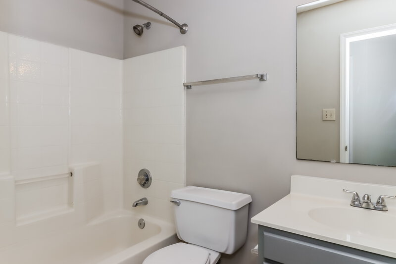 1,770/Mo, 9906 Ashley Farm Dr Matthews, NC 28105 Bathroom View