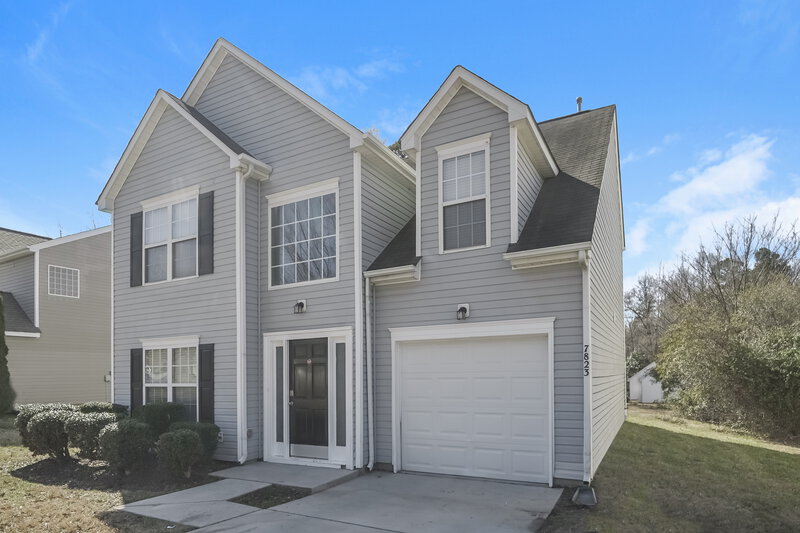 1,945/Mo, 7823 Montbrook Dr Charlotte, NC 28214 Front View