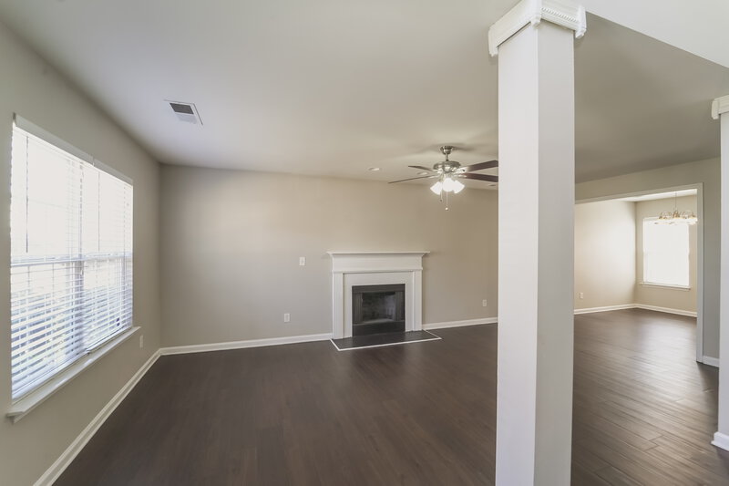 1,945/Mo, 7823 Montbrook Dr Charlotte, NC 28214 Living Room View 2