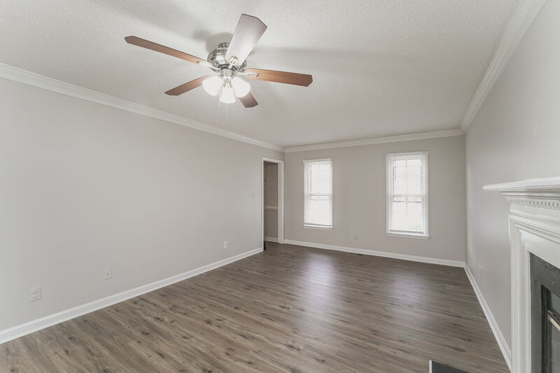 2,140/Mo, 9426 Harris Glen Dr Charlotte, NC 28269 Living Room View 2