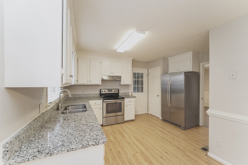 2,140/Mo, 9426 Harris Glen Dr Charlotte, NC 28269 Kitchen View