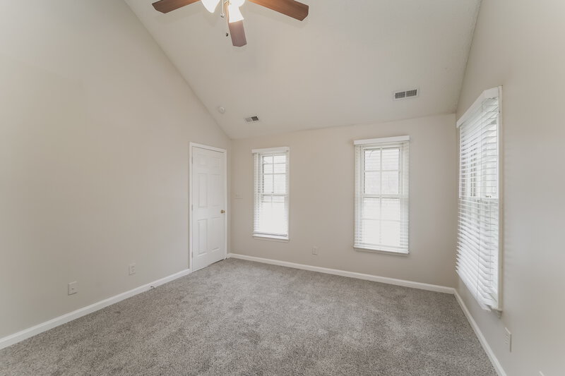 2,140/Mo, 9426 Harris Glen Dr Charlotte, NC 28269 Main Bedroom View