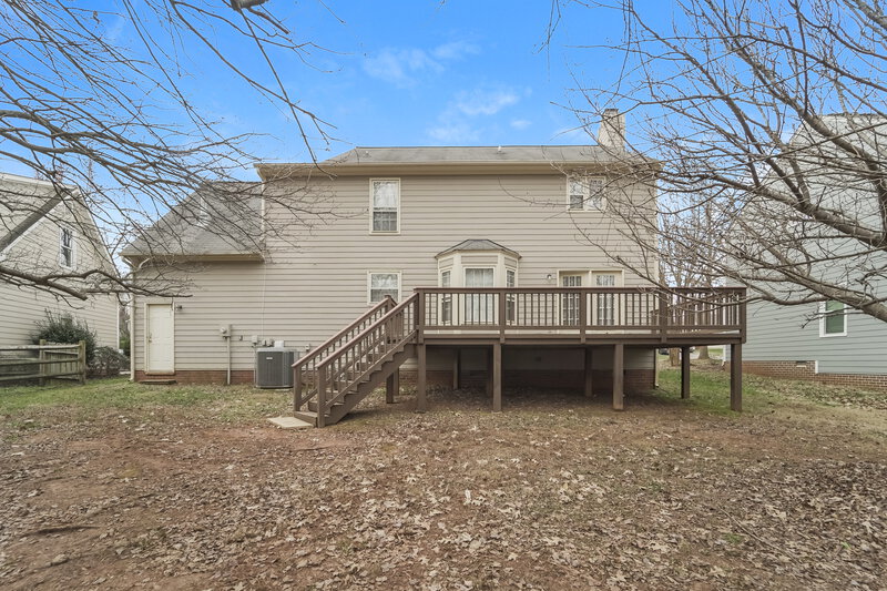 2,140/Mo, 9426 Harris Glen Dr Charlotte, NC 28269 Rear View