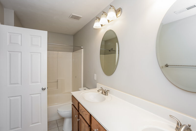 2,215/Mo, 1440 Standish Dr Monroe, NC 28110 Main Bathroom View