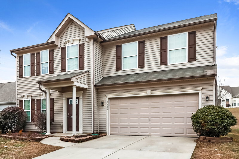 2,585/Mo, 9035 Goldfields Dr Charlotte, NC 28227 Front View