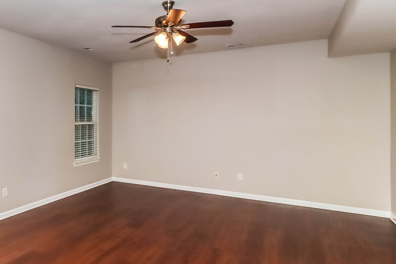 2,585/Mo, 9035 Goldfields Dr Charlotte, NC 28227 Living Room View 2