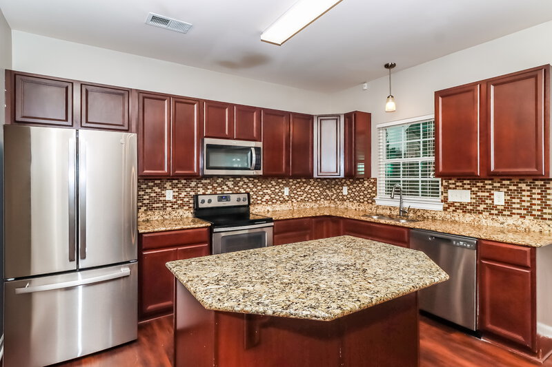 2,585/Mo, 9035 Goldfields Dr Charlotte, NC 28227 Kitchen View 2