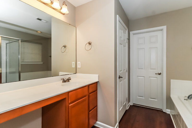 2,585/Mo, 9035 Goldfields Dr Charlotte, NC 28227 Main Bathroom View