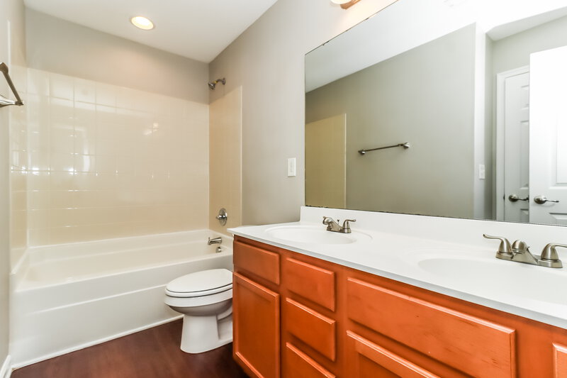 2,585/Mo, 9035 Goldfields Dr Charlotte, NC 28227 Bathroom View