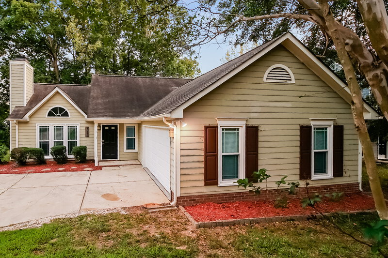 1,810/Mo, 7912 Trotter Rd Charlotte, NC 28216 Front View