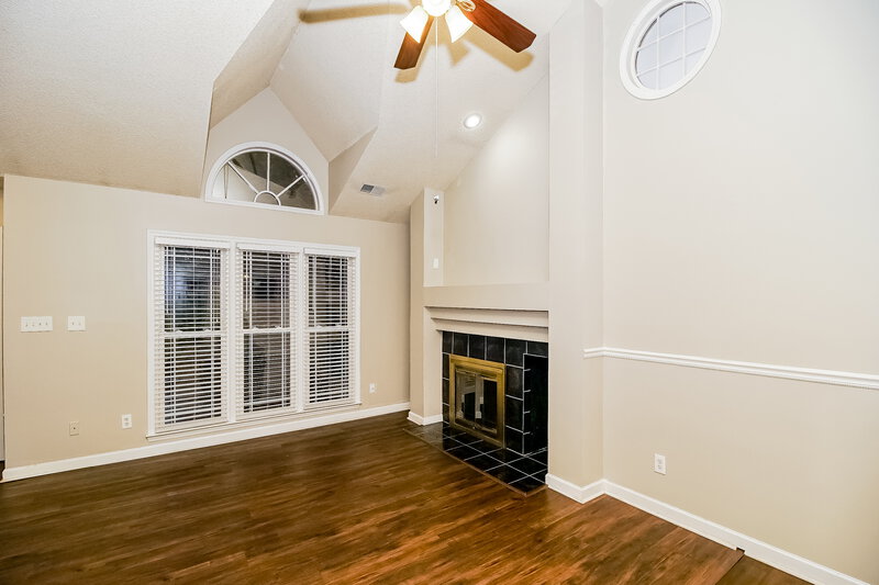 1,810/Mo, 7912 Trotter Rd Charlotte, NC 28216 Living Room View 3