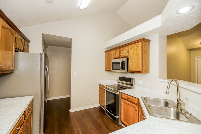 1,810/Mo, 7912 Trotter Rd Charlotte, NC 28216 Kitchen View 2