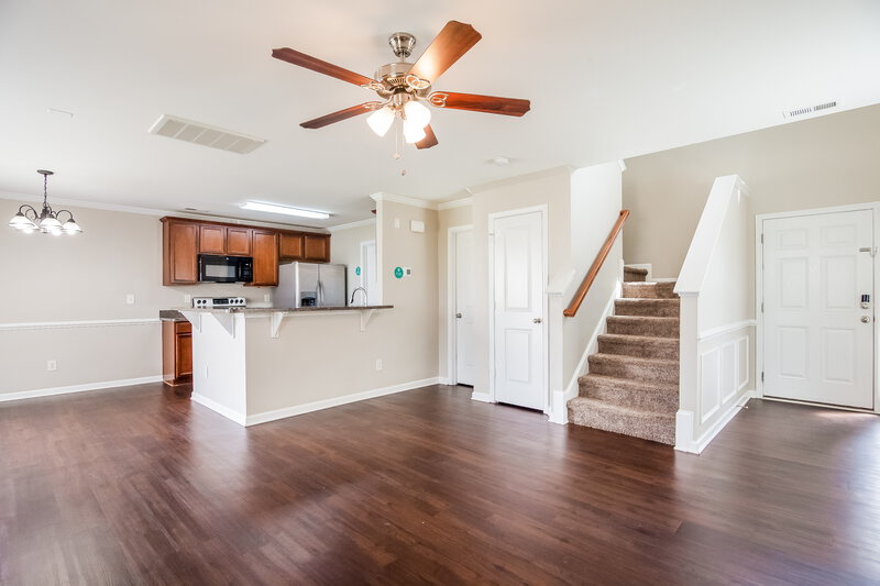 1,735/Mo, 2913 Westbury Ct Dallas, NC 28034 Living Room View 2