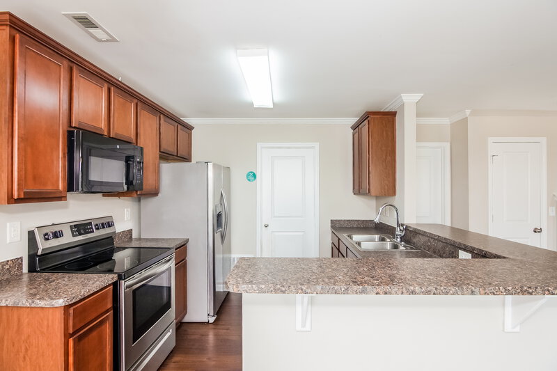 1,735/Mo, 2913 Westbury Ct Dallas, NC 28034 Kitchen View 2