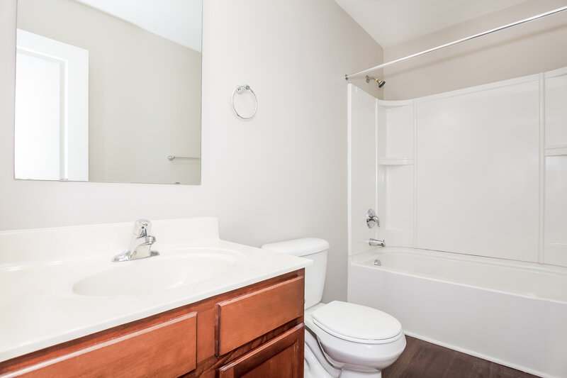 1,735/Mo, 2913 Westbury Ct Dallas, NC 28034 Bathroom View