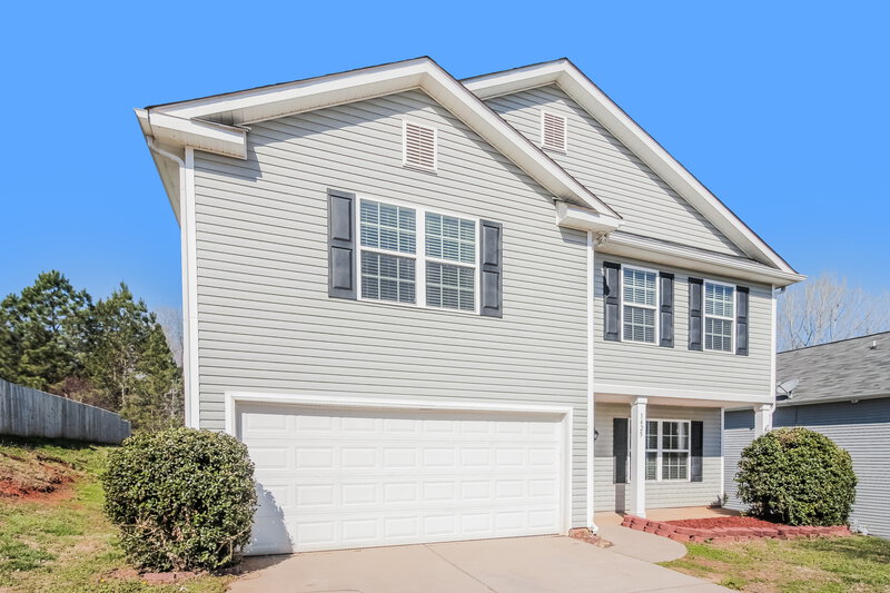 3,050/Mo, 1425 River Run Rd Lowell, NC 28098 Front View