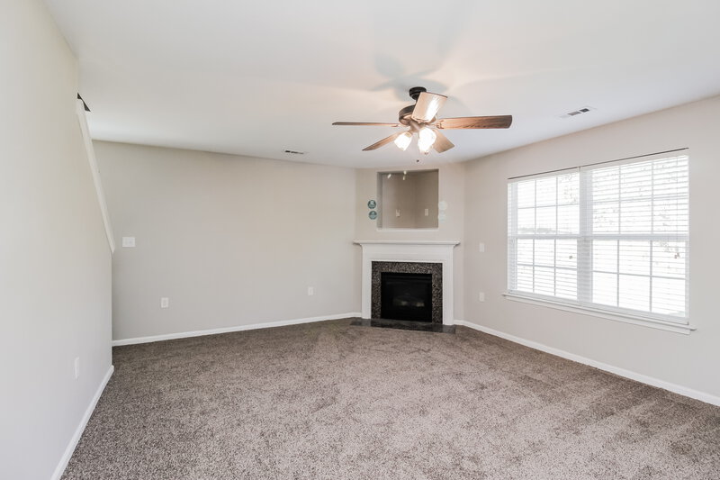 3,050/Mo, 1425 River Run Rd Lowell, NC 28098 Living Room View