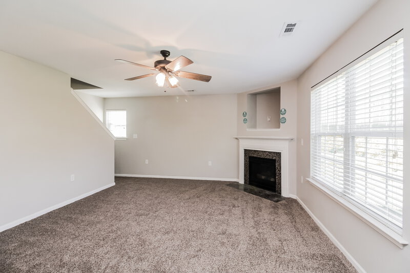 3,050/Mo, 1425 River Run Rd Lowell, NC 28098 Living Room View 2