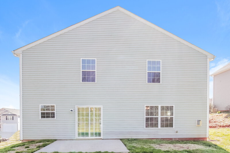 3,050/Mo, 1425 River Run Rd Lowell, NC 28098 Rear View
