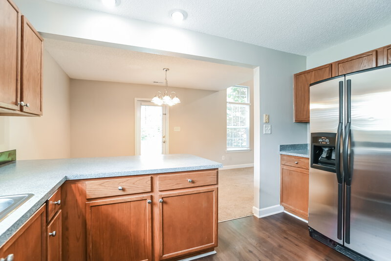 1,840/Mo, 604 Overlook Rd Lowell, NC 28098 Kitchen View 3
