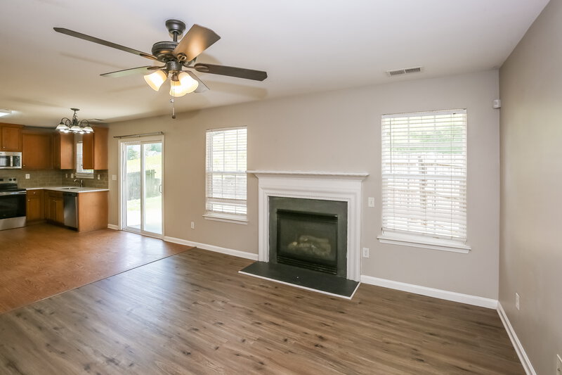 2,265/Mo, 6010 Firethorne Ln Concord, NC 28025 Living Room View