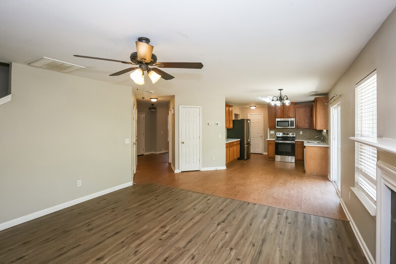 2,265/Mo, 6010 Firethorne Ln Concord, NC 28025 Living Room View 2