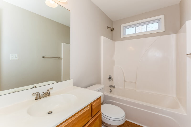 2,130/Mo, 3907 Planters Watch Dr Charlotte, NC 28278 Bathroom View