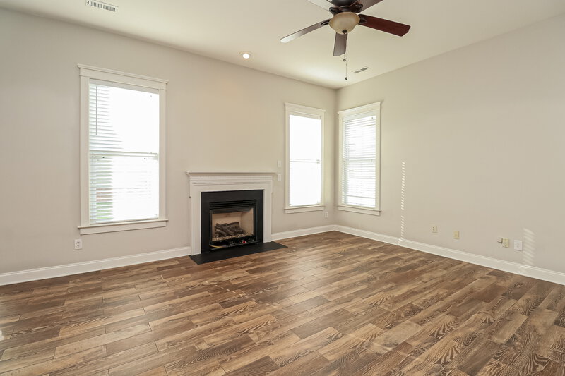 2,340/Mo, 9819 Grier Springs Ln Charlotte, NC 28213 Living Room View