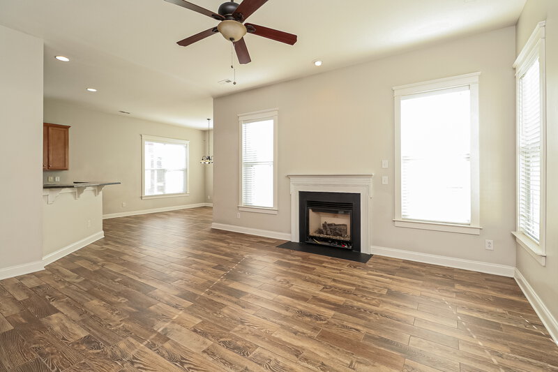 2,340/Mo, 9819 Grier Springs Ln Charlotte, NC 28213 Living Room View 2