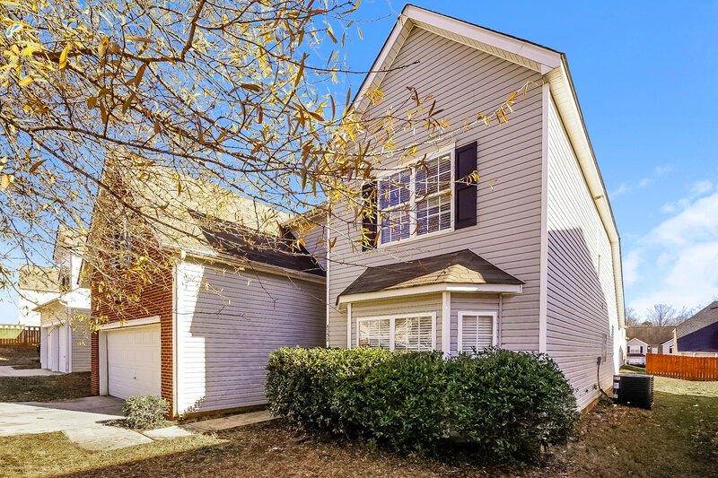 2,515/Mo, 8732 Hazelcroft Ln Charlotte, NC 28269 Front View 2