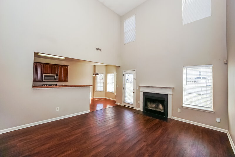 2,515/Mo, 8732 Hazelcroft Ln Charlotte, NC 28269 Living Room View