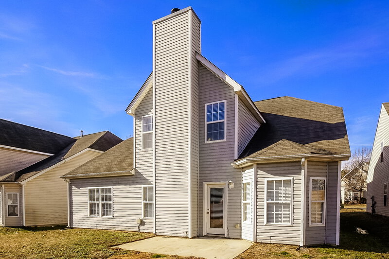 2,515/Mo, 8732 Hazelcroft Ln Charlotte, NC 28269 Rear View
