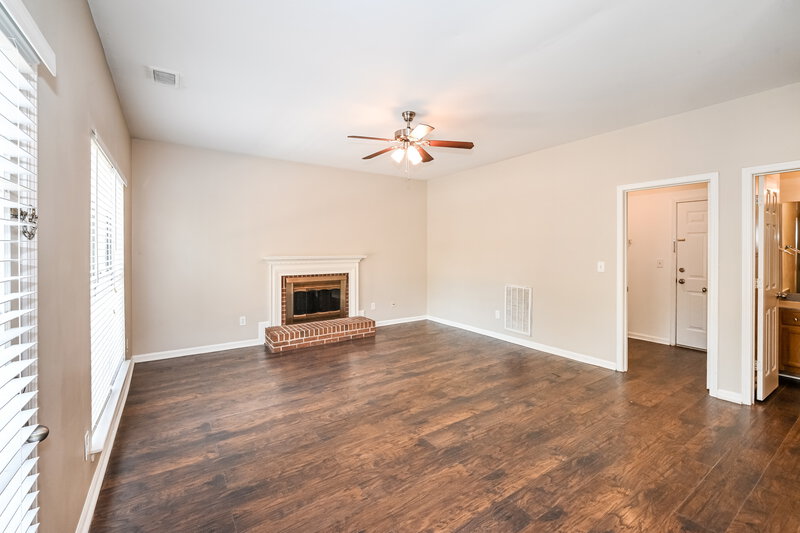 2,575/Mo, 4630 Palladium Pl Charlotte, NC 28269 Living Room View