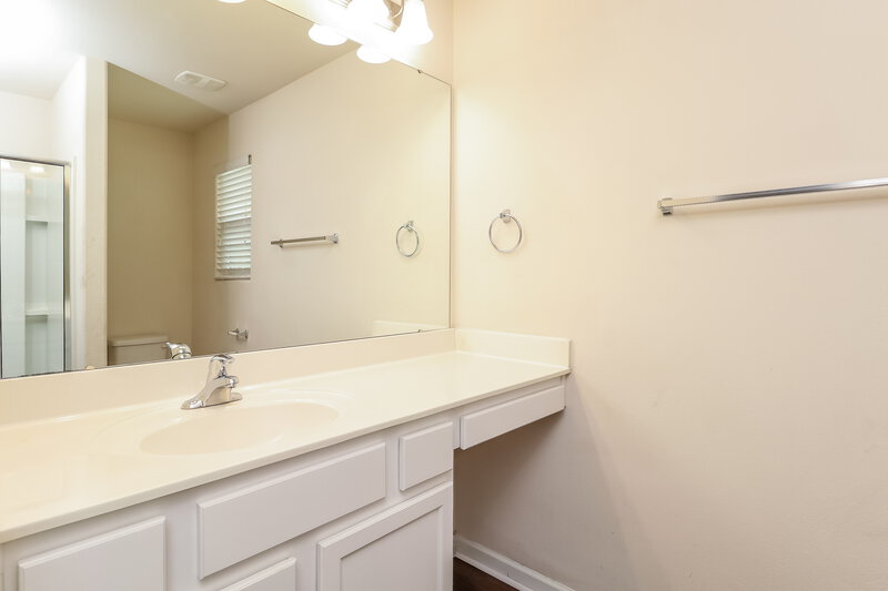 1,670/Mo, 2124 Boulder Court Gastonia, NC 28054 Main Bathroom View