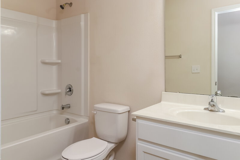 1,670/Mo, 2124 Boulder Court Gastonia, NC 28054 Main Bathroom View 2