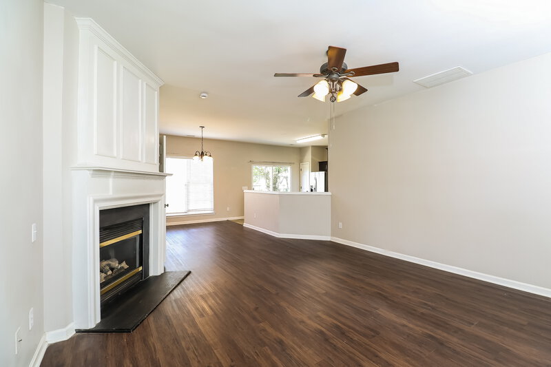 2,200/Mo, 2728 Wingdale Dr Charlotte, NC 28213 Living Room View 2