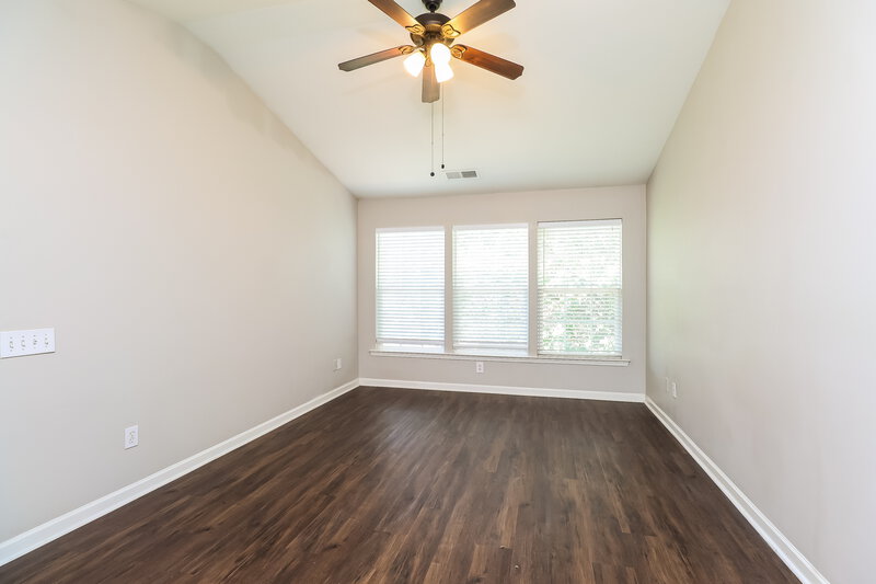 2,200/Mo, 2728 Wingdale Dr Charlotte, NC 28213 Main Bedroom View 2