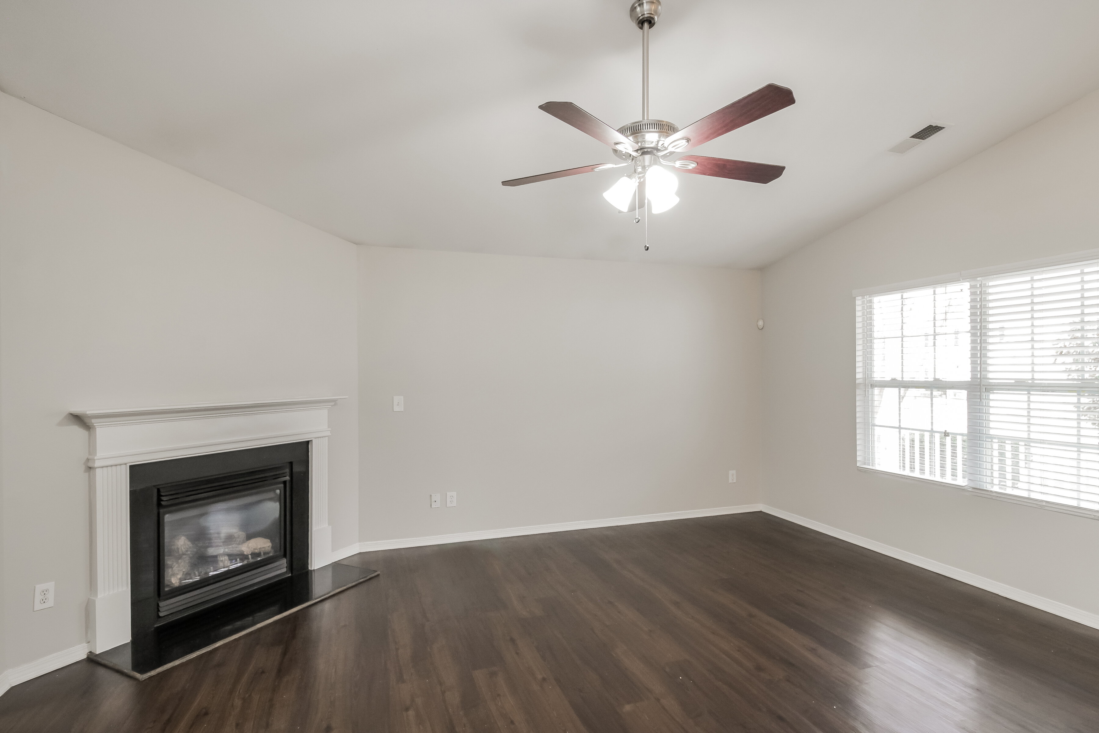 1,900/Mo, 8145 Rosberg Ln Charlotte, NC 28216 Misc View 4