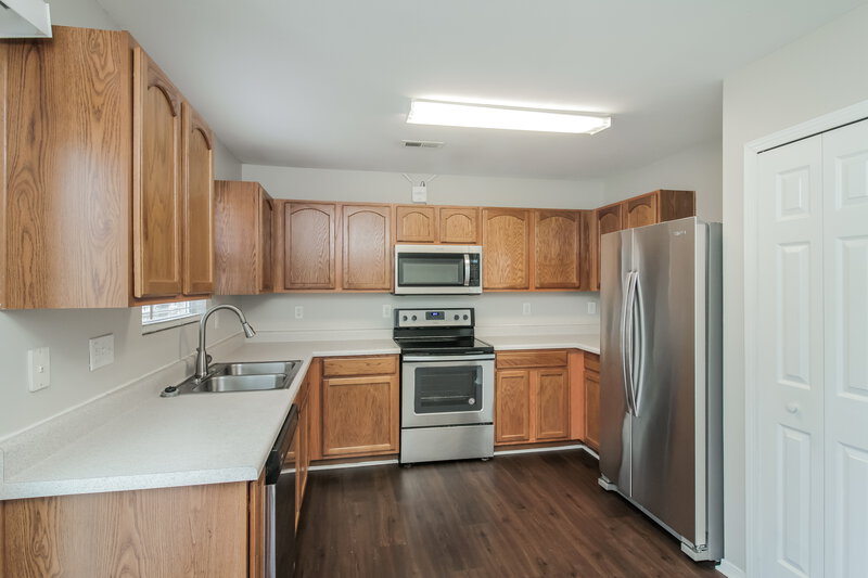 1,900/Mo, 8145 Rosberg Ln Charlotte, NC 28216 Misc View 7