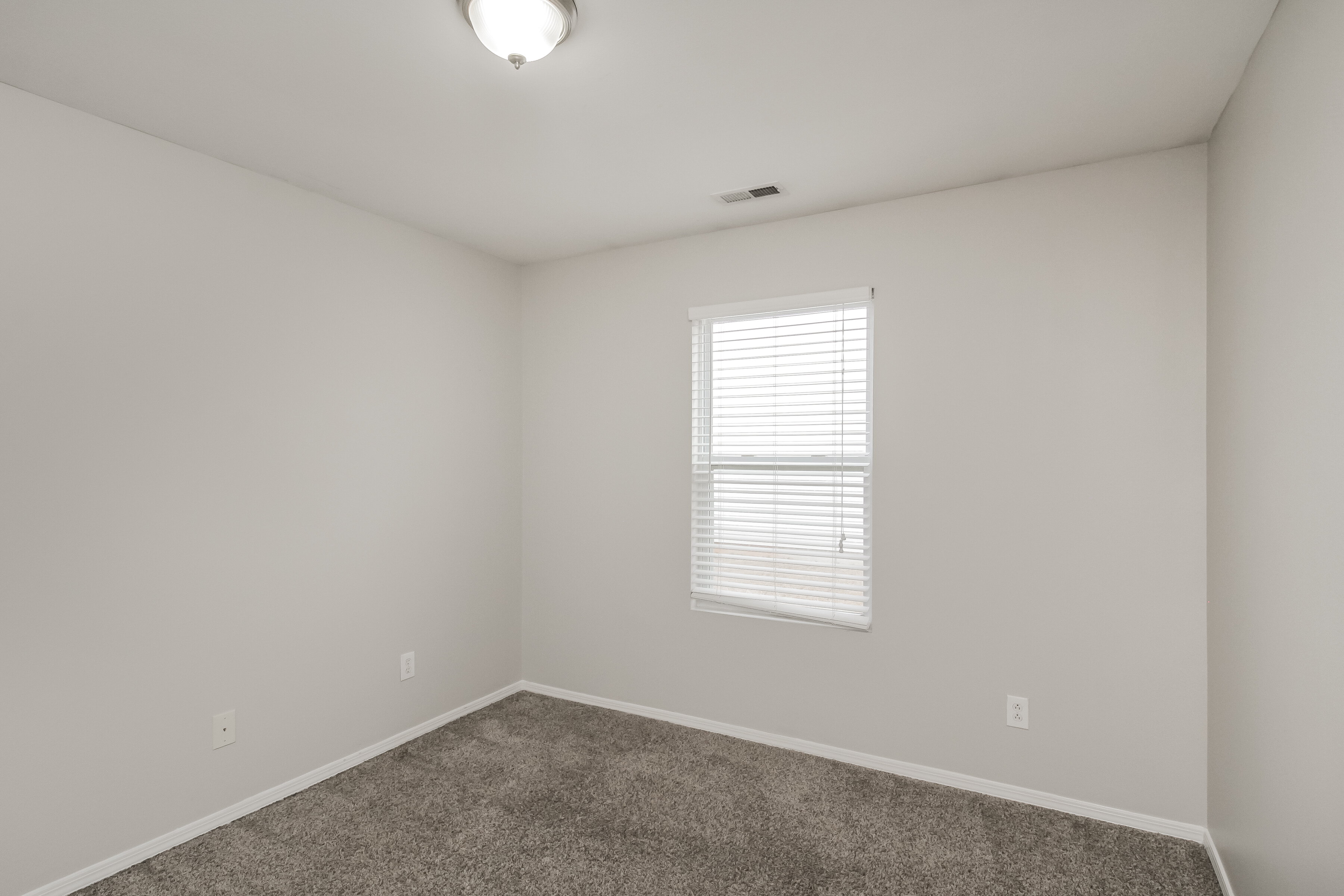 1,900/Mo, 8145 Rosberg Ln Charlotte, NC 28216 Misc View 12