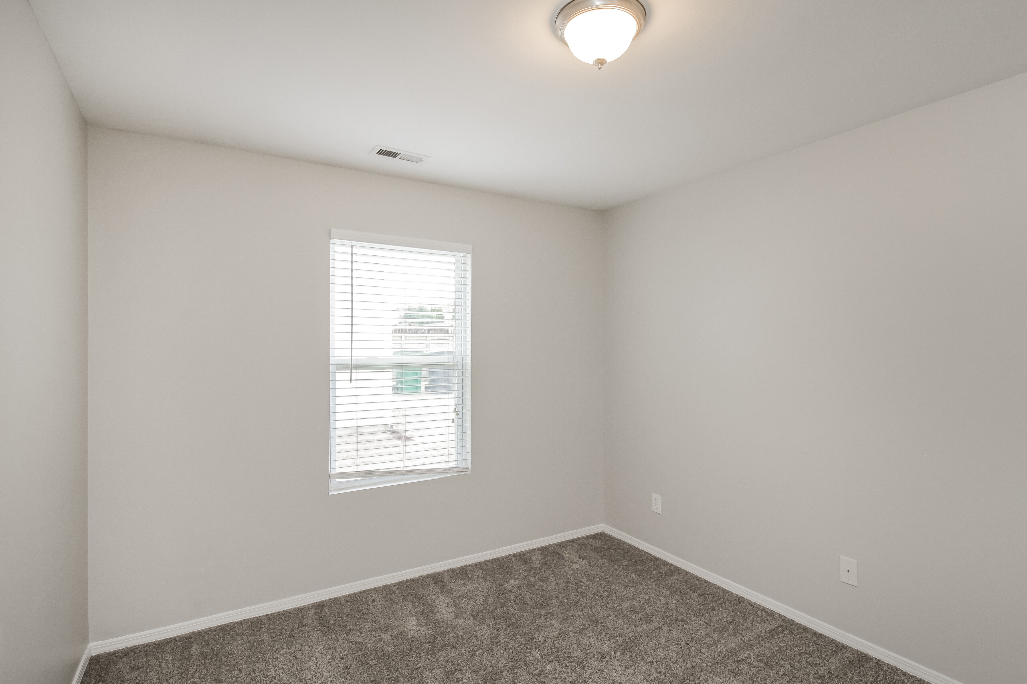 1,900/Mo, 8145 Rosberg Ln Charlotte, NC 28216 Misc View 13