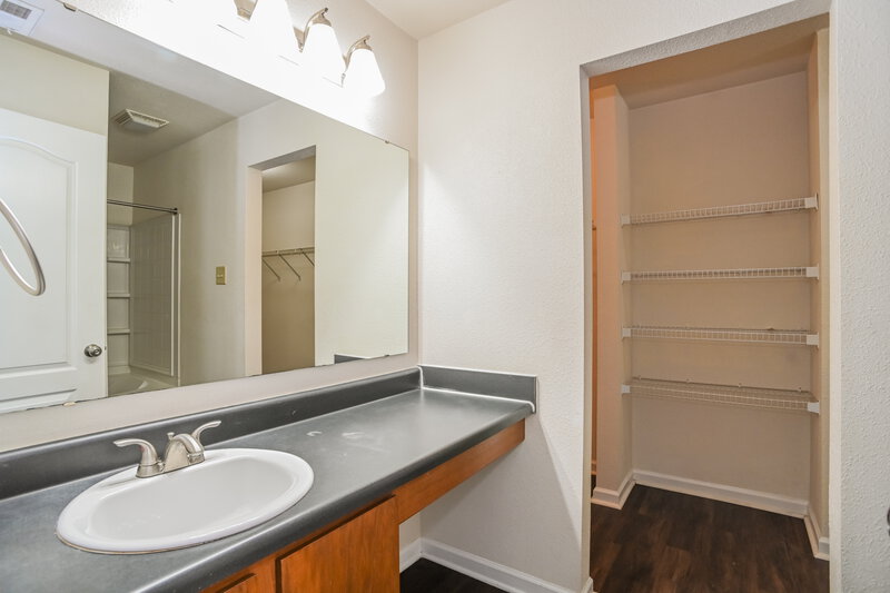 1,830/Mo, 4532 Stone Mountain Dr Gastonia, NC 28054 Main Bathroom View