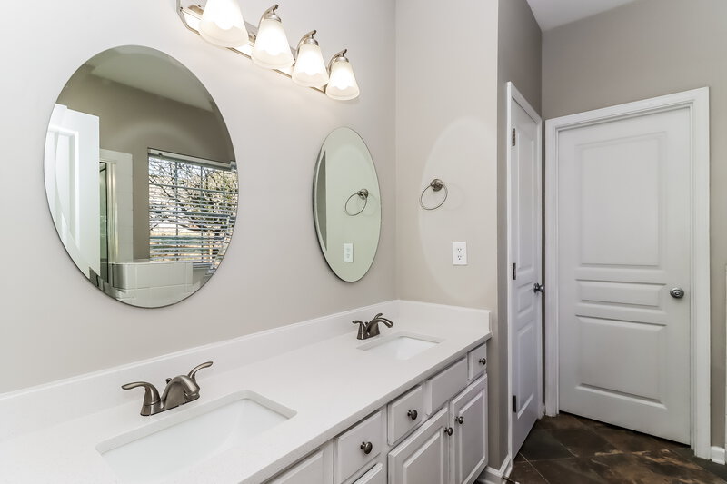 2,010/Mo, 1610 Bitter Creek Dr Charlotte, NC 28214 Main Bathroom View