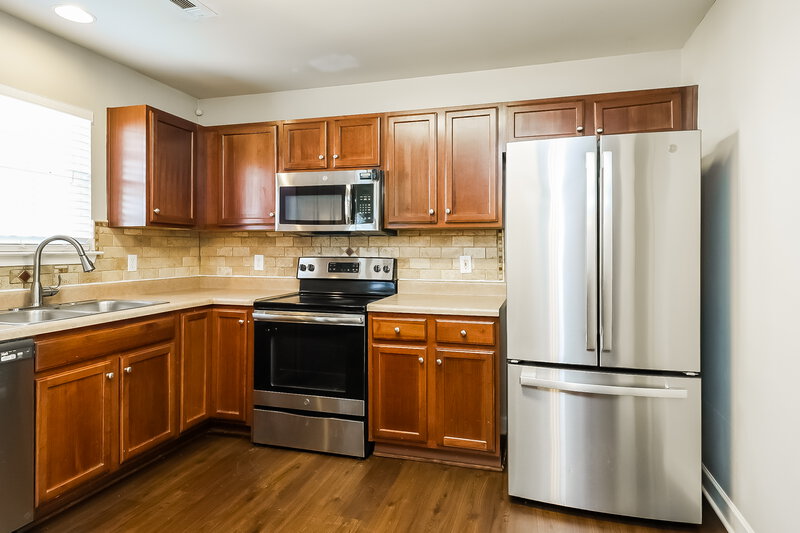 1,810/Mo, 5028 Magnasco Ln Charlotte, NC 28208 Kitchen View 2