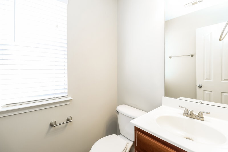 1,810/Mo, 5028 Magnasco Ln Charlotte, NC 28208 Bathroom View