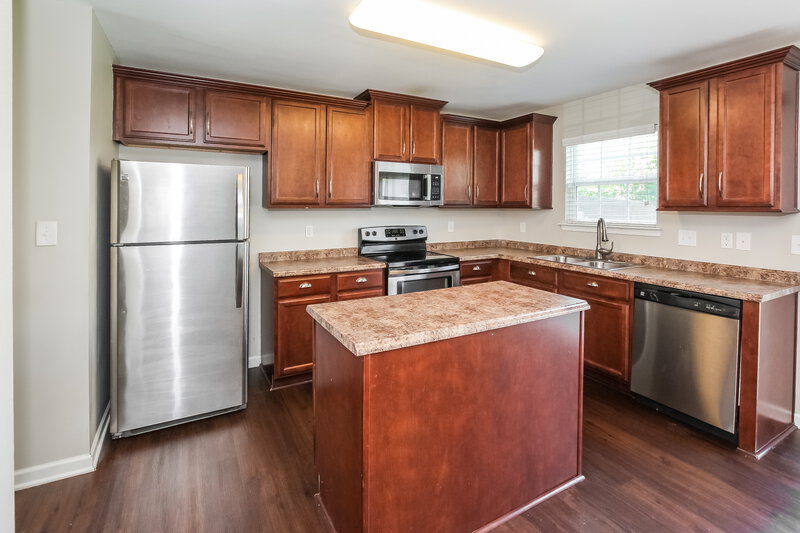 2,045/Mo, 2860 Meadow Creek Dr Dallas, NC 28034 Misc View 3